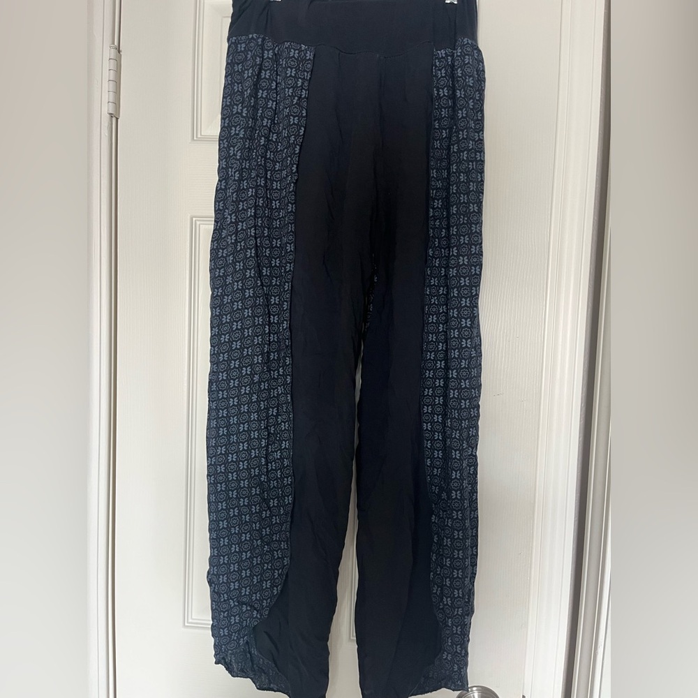 Elegant Black and Blue loose fitting pants